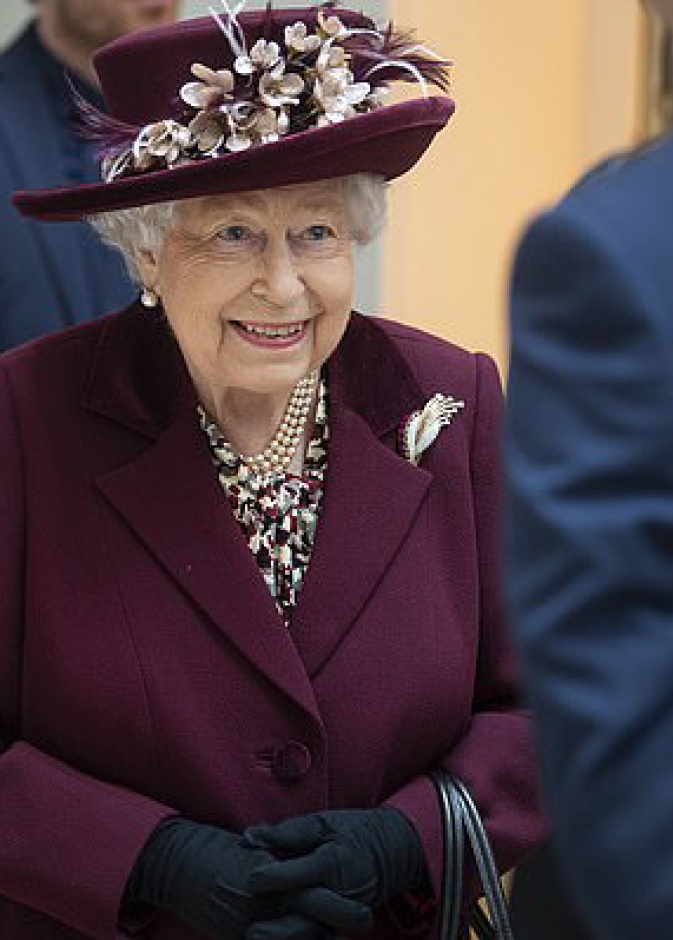 ملكة بريطانيا قد لا تستضيف حفلات حديقة هذا العام بسبب كورونا