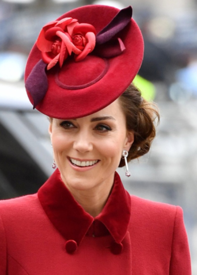  الألماس والروبي في أقراط كيت ميدلتون من معوض