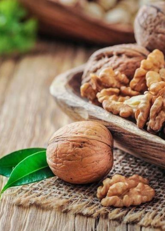  الجوز يحارب الكوليسترول الضار