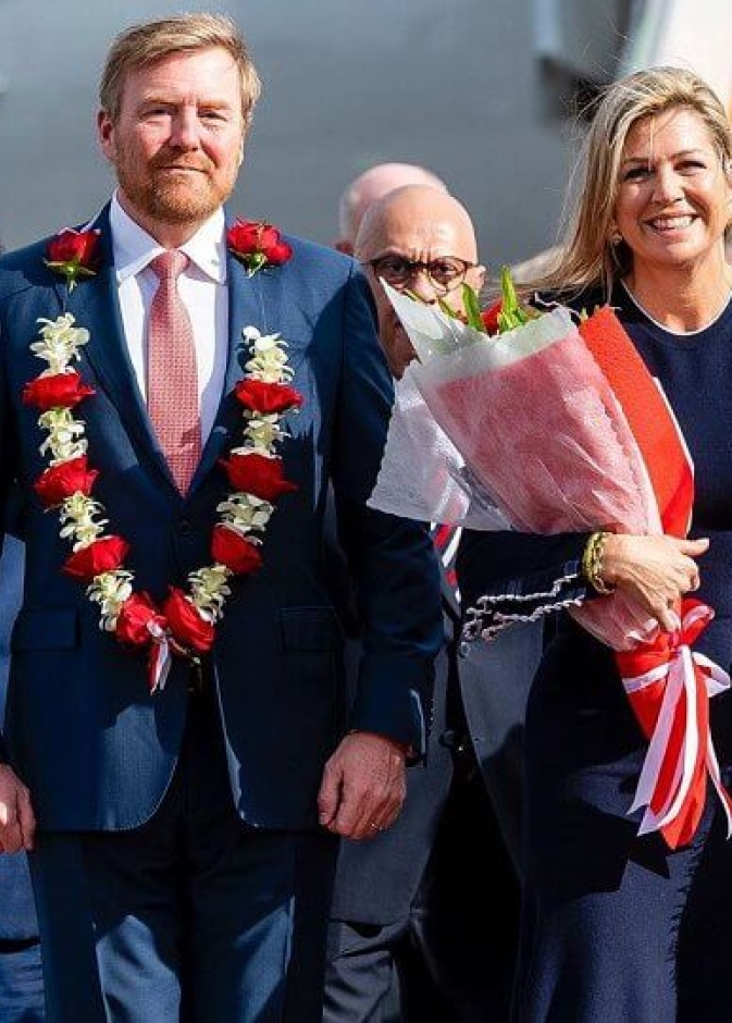 ملك وملكة هولندا يصلان جاكرتا في زيارة رسمية "بدون مصافحة"