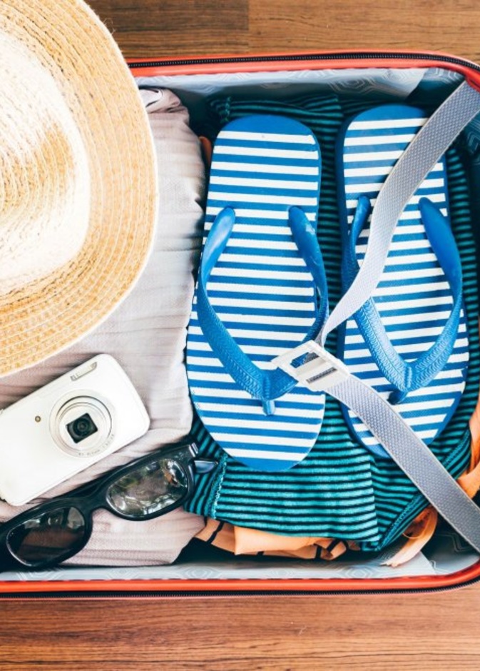 من نضائح السفر تحضير قائمة بمحتويات الحقيبة