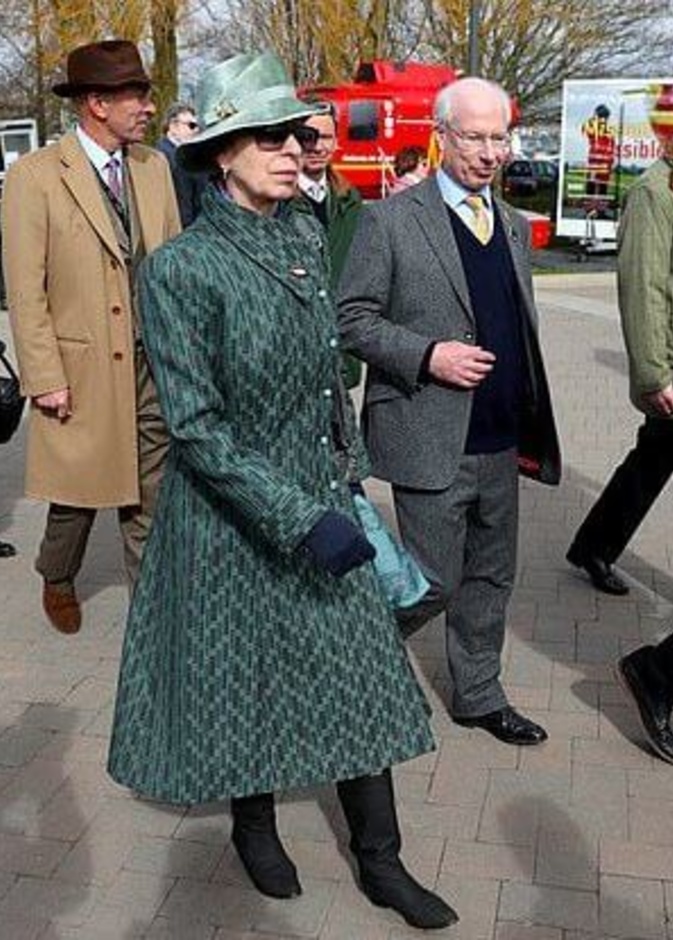 الأميرة آن وعائلتها في ختام الكأس الذهبية