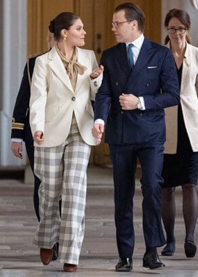  العائلة السويدية المالكة تقيم احتفالات يوم الأميرة فيكتوريا في القصر الملكي