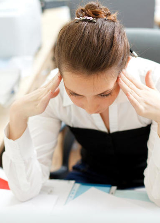 خطوات هامة تسيطر بها المرأة على عصبيتها في العمل