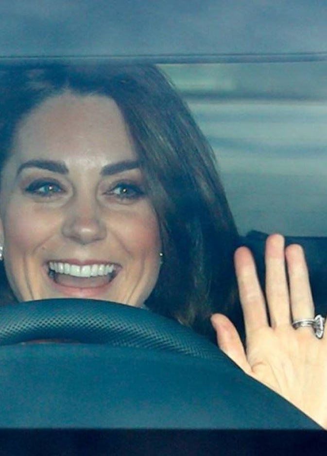 دوقة كمبريدج تتسوق بصحبة أطفالها الثلاثة