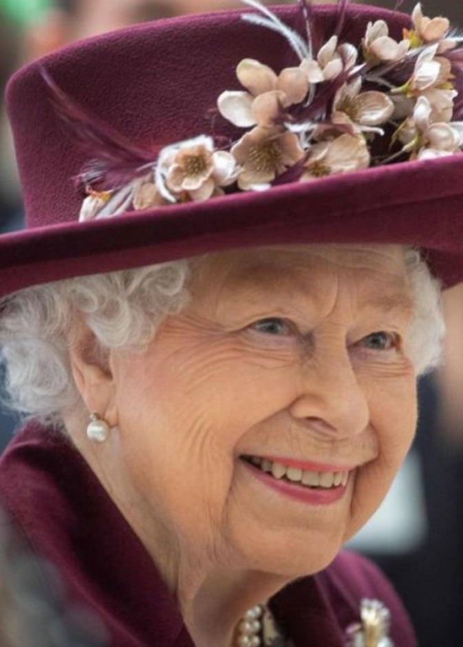 ملكة بريطانيا ستعود إلى قصر باكنغهام