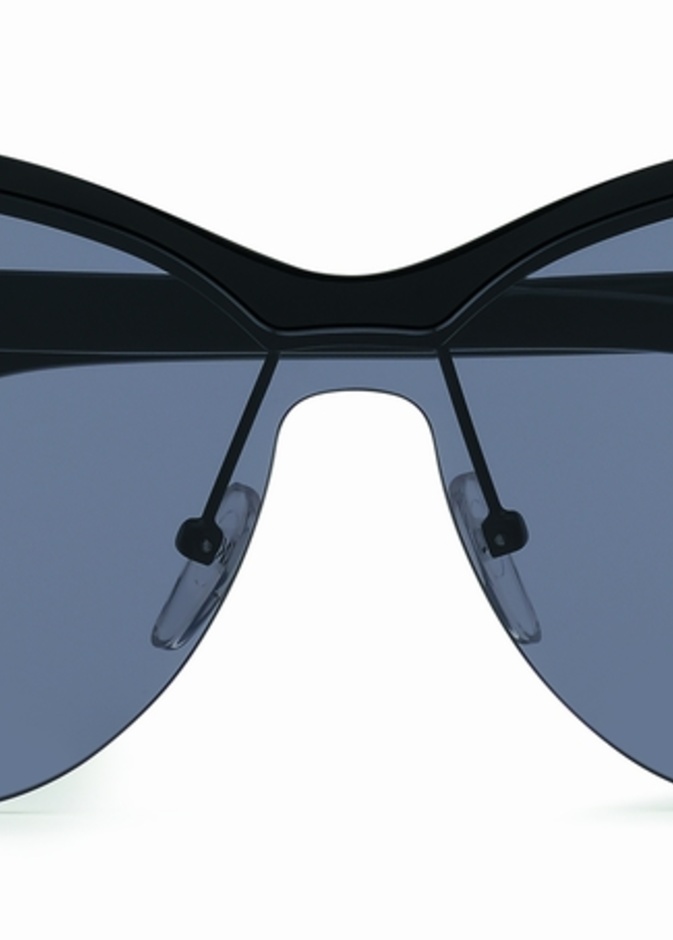 KARL LAGERFELD  تقدم مجموعة نظارات  ICONS OF AN ICON