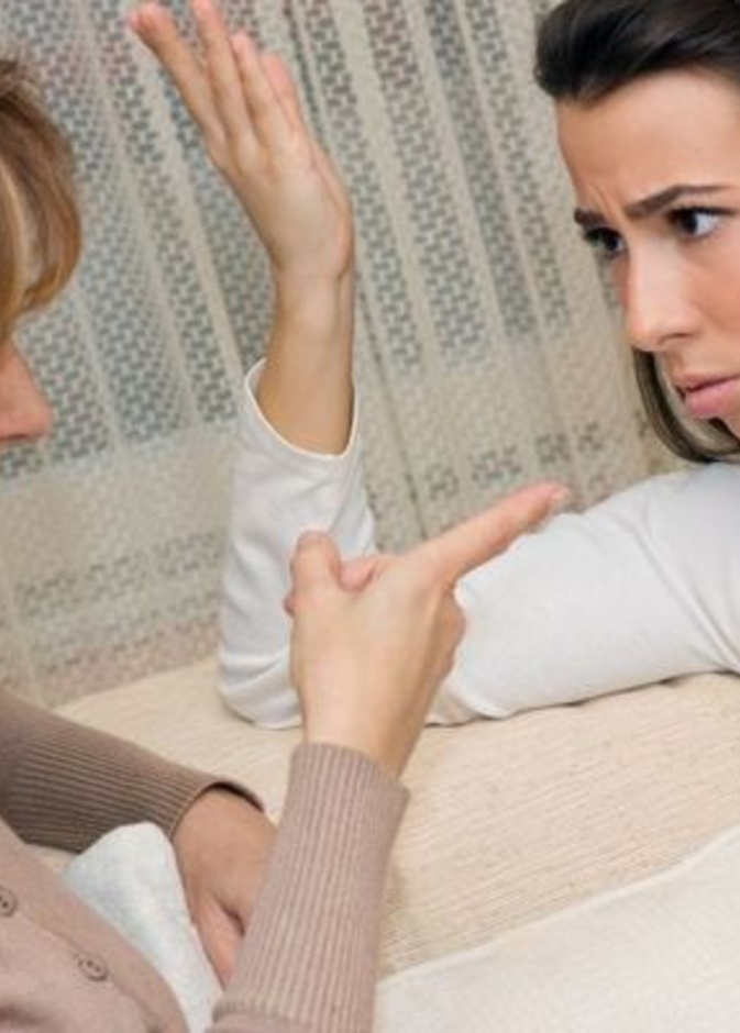 كيف تتجنب الزوجة المشاكل مع الحماة