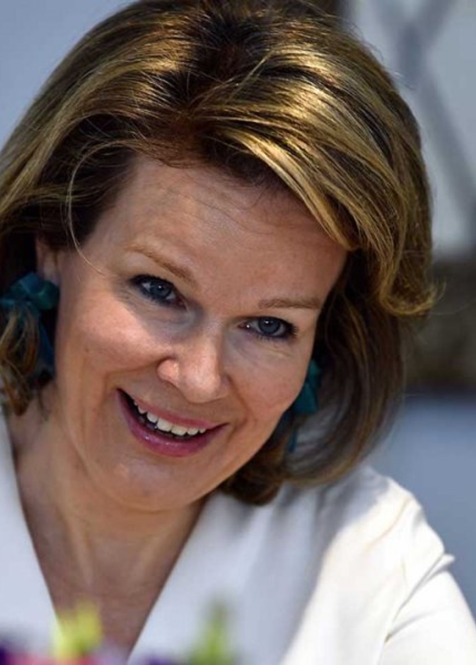 ملكة بلجيكا تقوم ببادرة لرفع الروح المعنوية في ظل مخاوف انتشار كورونا في أوروبا