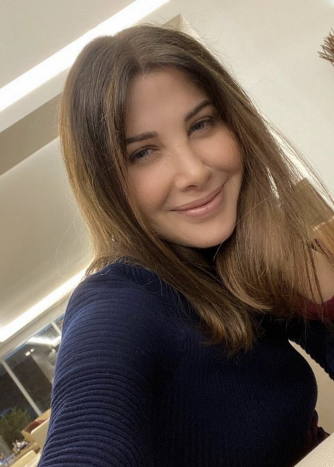 نشرت نانسي عجرم صورة من منزلها لتشجع متابعيها على البقاء في المنزل خلال هذه الفترة