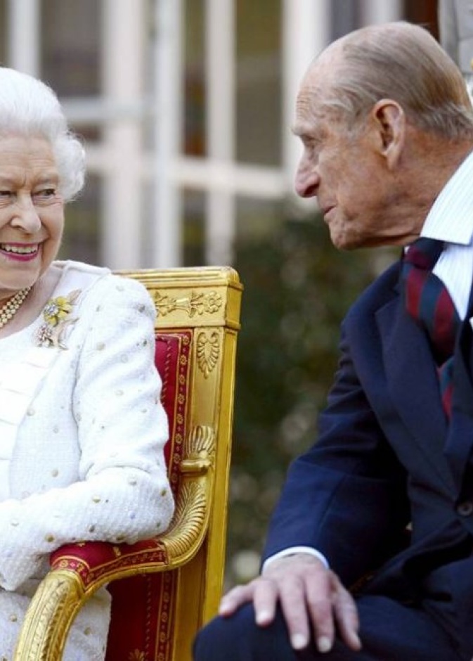 الملكة إليزابيث الثانية والأمير فيليب.. أطول قصة حب ملكية في التاريخ البريطاني