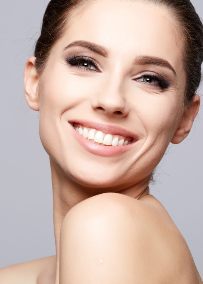 طريقة عمل مكياج خفيف وناعم بمناسبة عيد الام 2020 بالخطوات