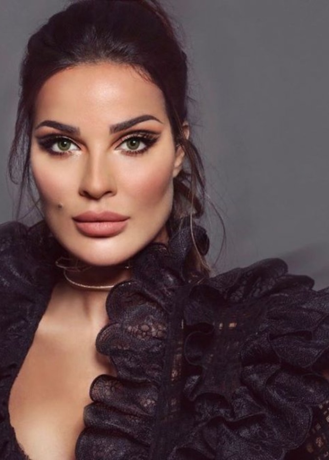  نادين نسيب نجيم بعد عملية تعريض الفك