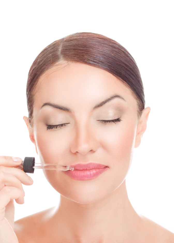 فوائد زيت الافوكادو لترطيب الشفايف