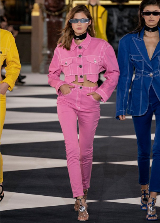 إطلالة كاملة من الدينيم من Balmain