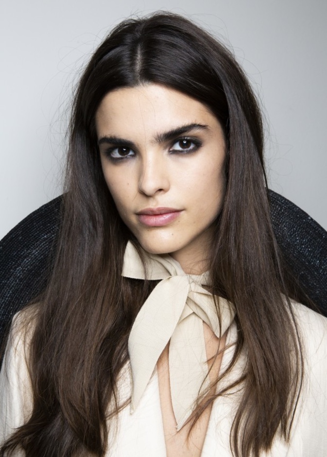 صيحة المكياج الأسود تعود في صيف 2020