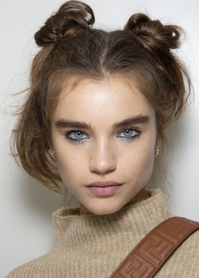 حواجب طبيعية احدث صيحات