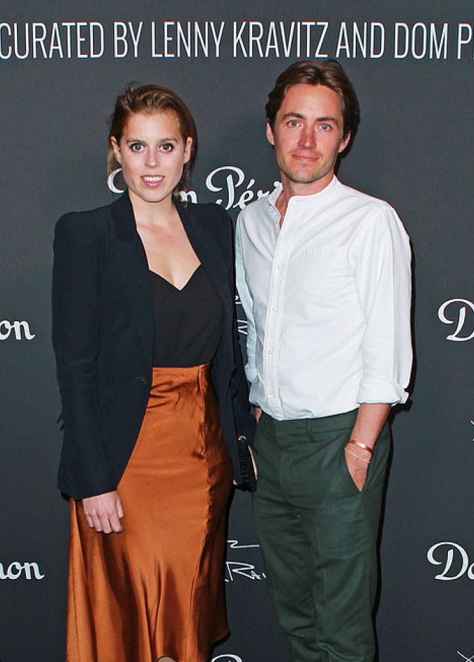 الأميرة بياتريس تفكر جديا في تأجيل حفل زفافها بسبب وباء كورونا