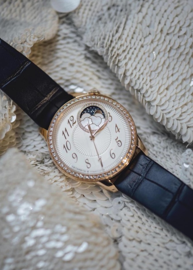 إيجيري ملهمة جديدة في عالم الساعات لدار ڤاشرون كونستنتان