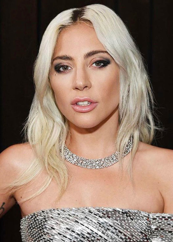  أناقة ليدي غاغا بمجوهرات ماس من تيفاني Tiffany