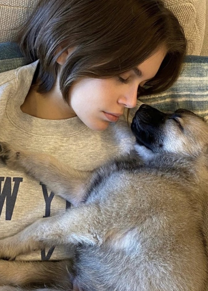 نشرت كايا جربر صورة لطيفة لها في المنزل