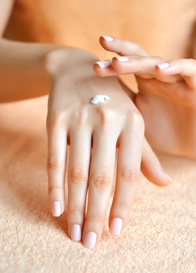  تحتاج اليدين الى وصفات طبيعية لعلاج جفافهما