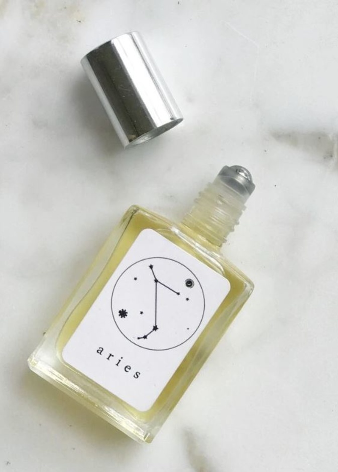  يميل الرجل من برج الحمل إلى إختيار العطور القوية والجذابة التي تعكس قوة الثقة