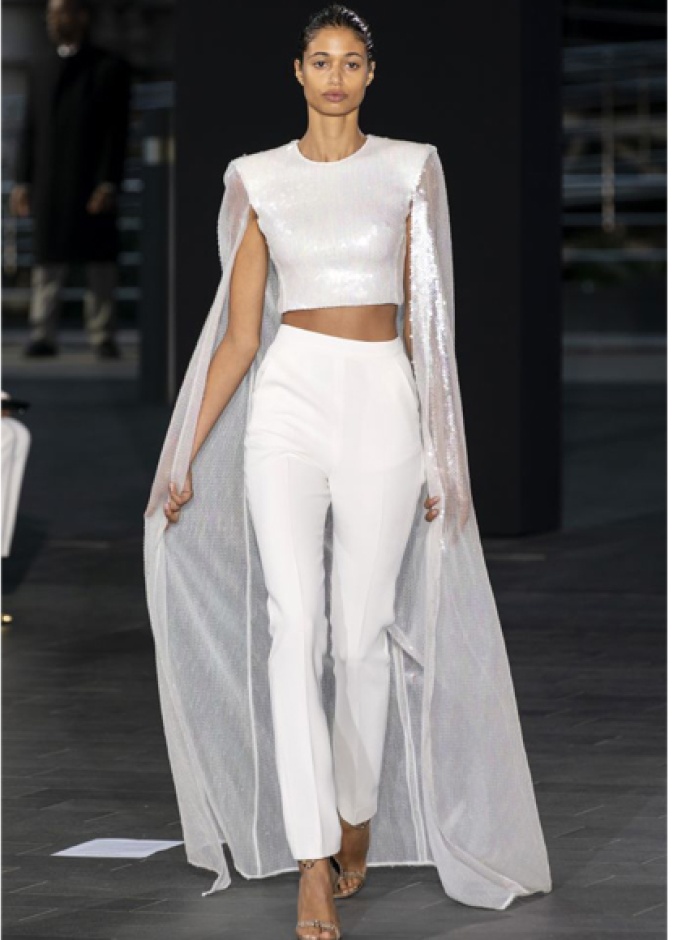 احدث قصات البنطلون الأبيض الرسمي موضة ربيع 2020 من Victoria Beckham