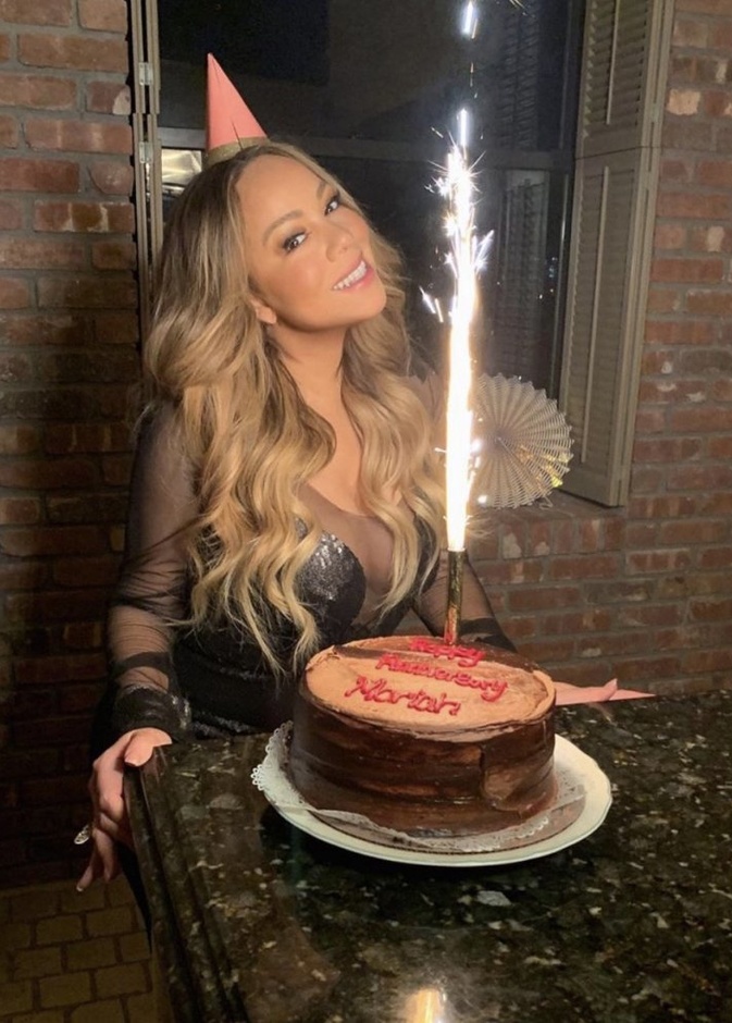 احتفلت ماريا كاري بعيد ميلادها برفقة عائلتها في المنزل