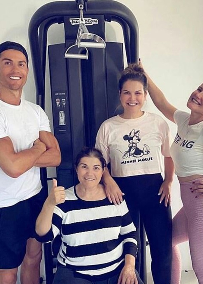 رونالدو وأسرته 