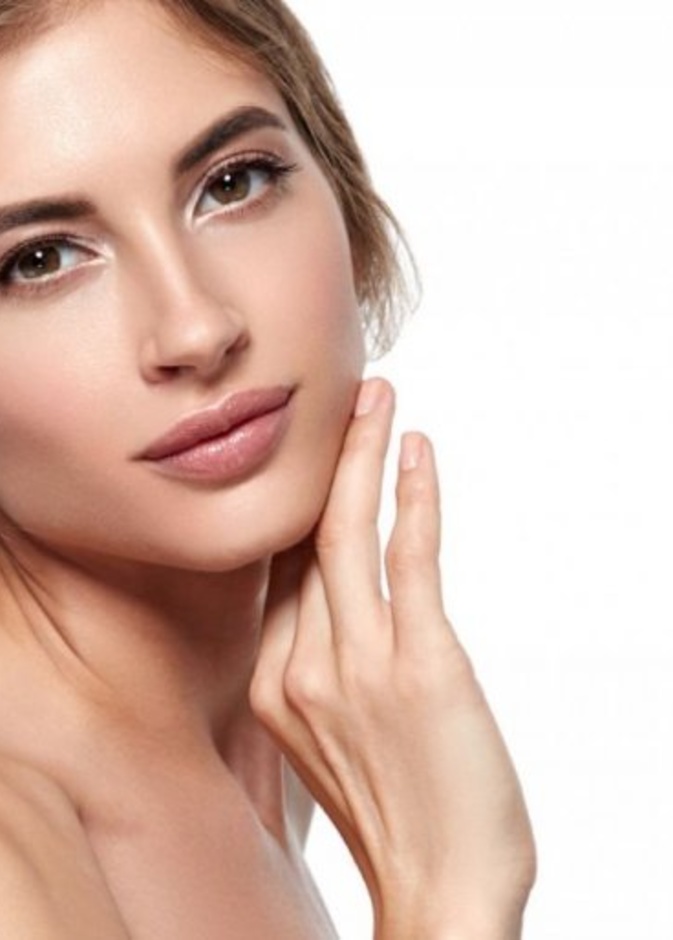  استخدمي زيت شجرة الشاي مع زيت ناقل للحصول على بشرة خالية من أي شوائب