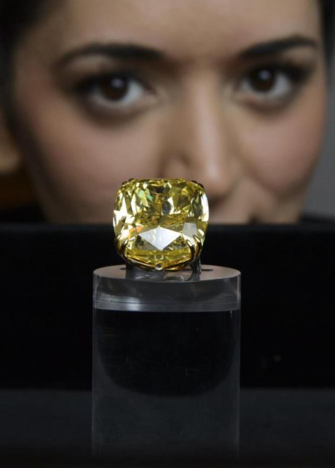  دار سوذبيز تقوم بتأجيل مزادات المجوهرات لهذا الموسم