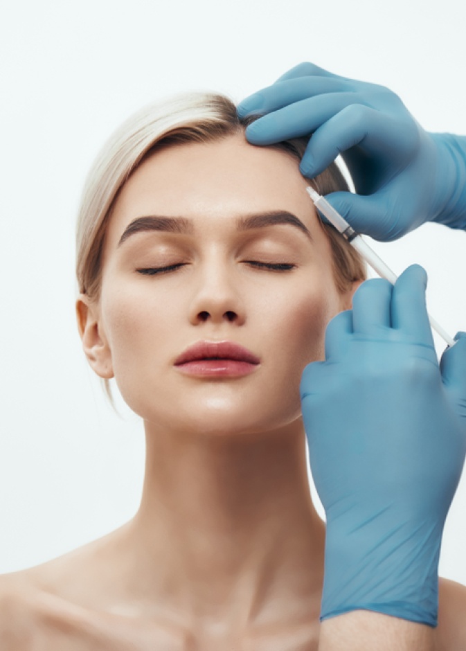  تخلصي من التجاعيد وترهلات الجبهة من خلال عملية رفع الجبهة