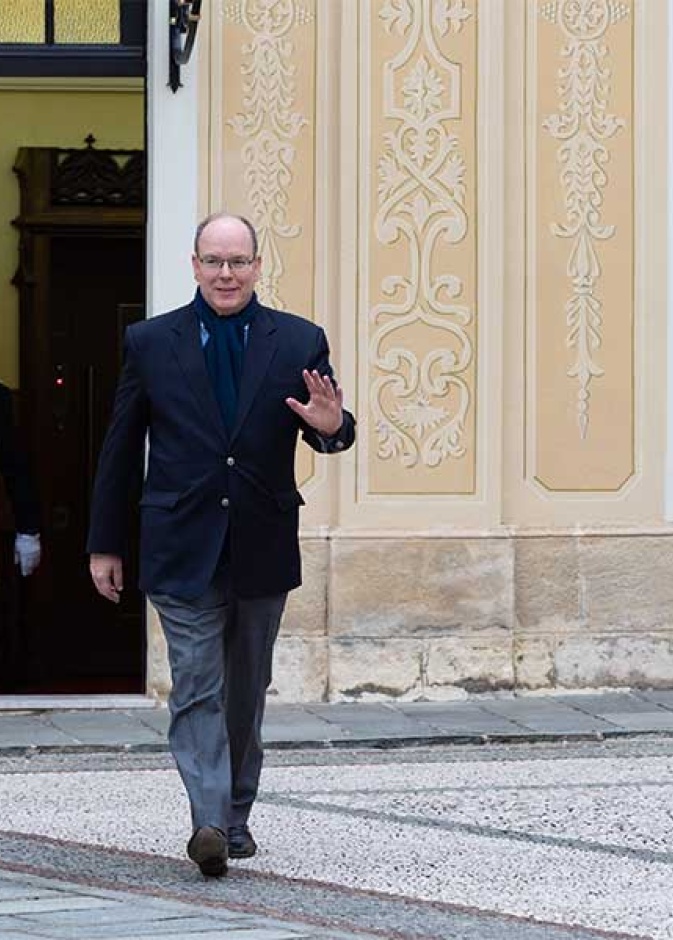 أول ظهور للأمير ألبرت بعد مغادرته الحجر الصحي وتعافيه من كورونا