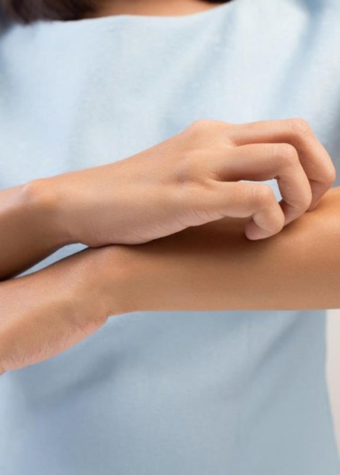  حكة الجلد أبرز أعراض التهابات الجلد