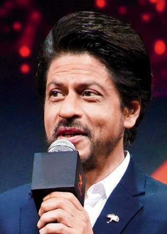 شاروخان يدعم مبادرات خيرية لمواجهة كورونا