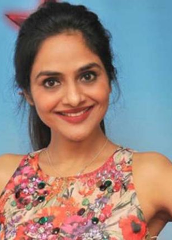  مادهو هي ممثلة هندية، ولدت في 26 مارس 1972