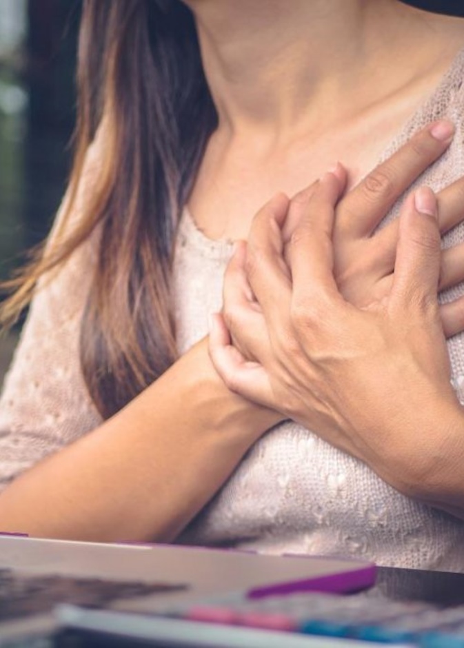  التهاب عضلة القلب يسبب آلاما في منطقة الصدر