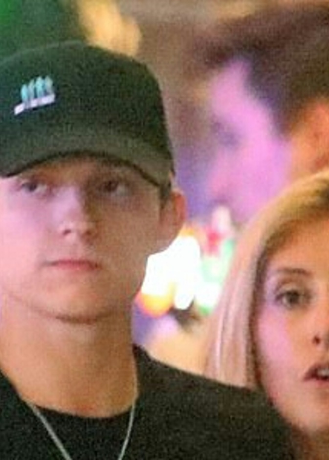 توم هولاند و صديقته 