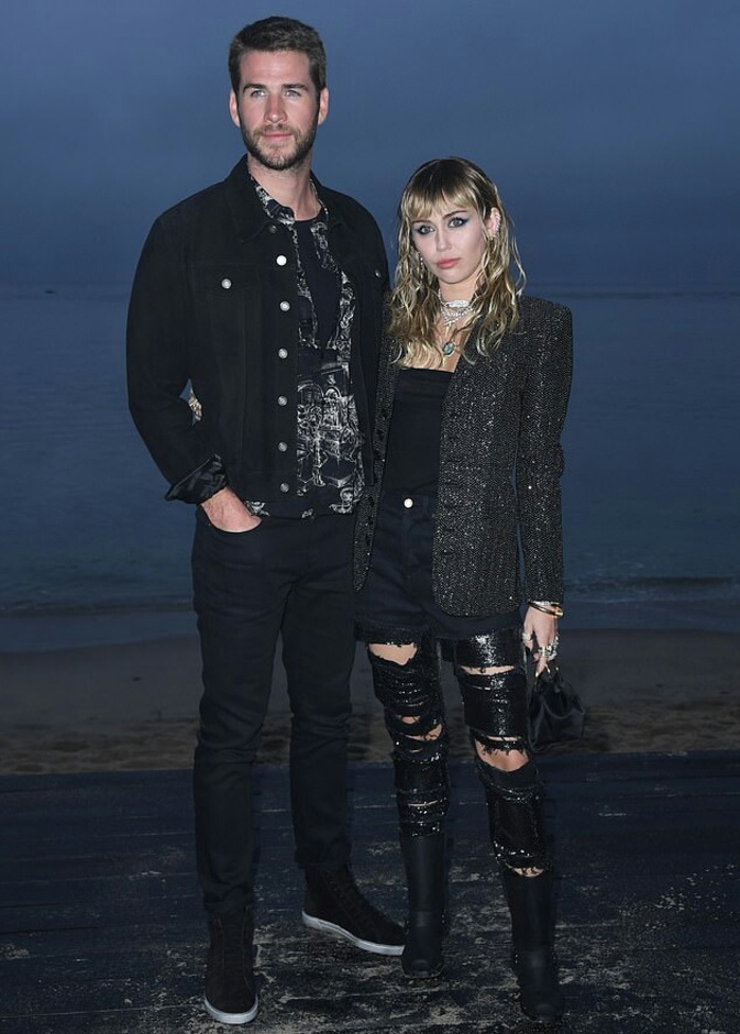 ليام هيمسورث و مايلي سايرس 