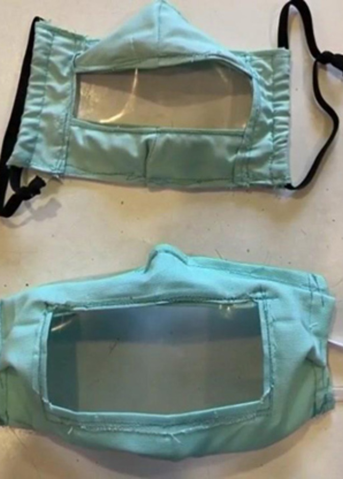 طالبة جامعية تبتكر كمامة مفتوحة للصم والبكم