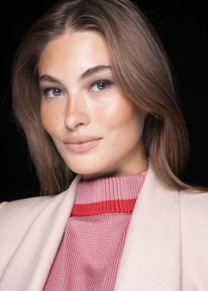 احدث الوان احمر شفاه نيود مع الكونتور من Brandon Maxwell