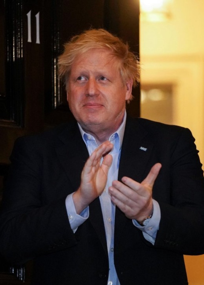 رسائل من الملكة وأفراد العائلة الملكية إلى بوريس جونسون بعد دخوله العناية المركزة بسبب كورونا