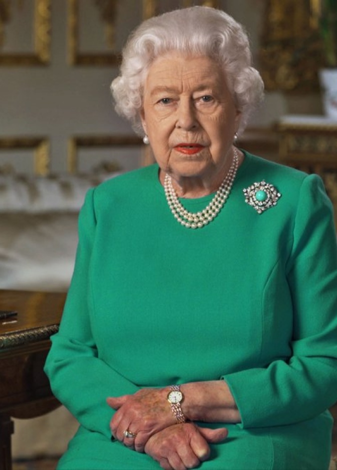 كيف استطاعت الملكة إليزابيث تصوير خطابها مع الحفاظ على آمنها من خطر الإصابة بالكورونا؟
