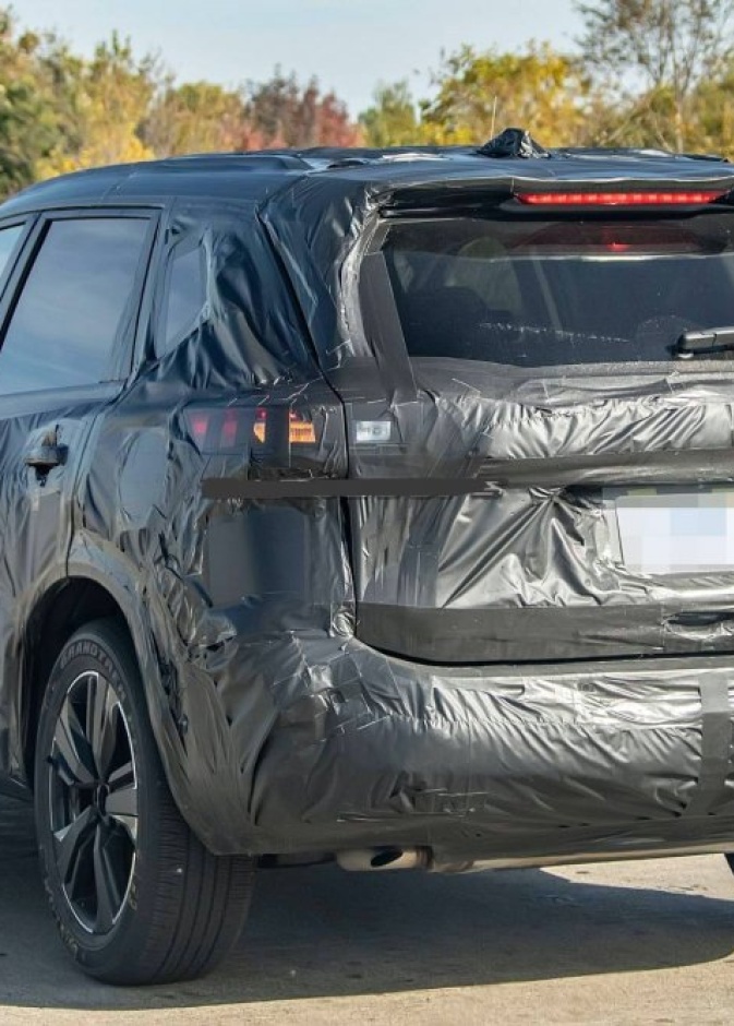 نيسان تكشف عن النموذج الجديد من X-Trail الجديدة قريبا