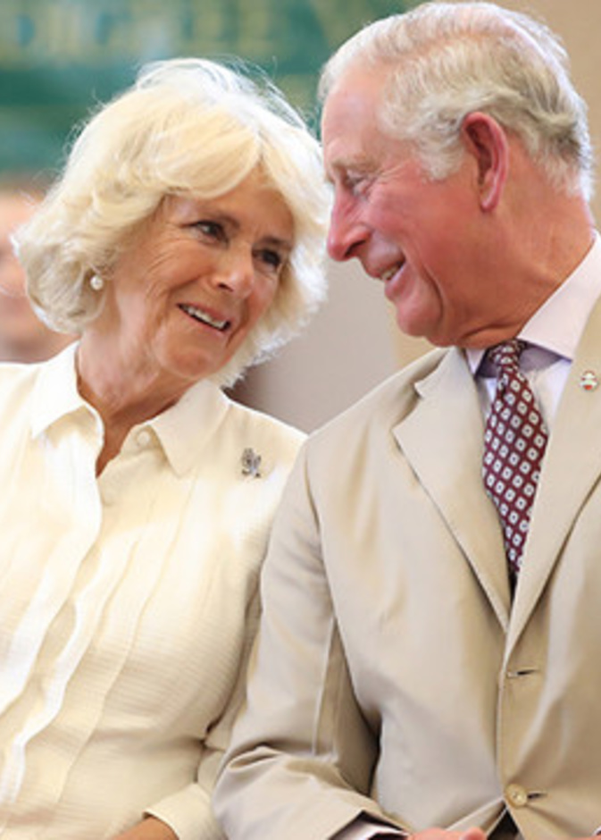 خروج الأمير تشارلز وزوجته من العزلة الصحية