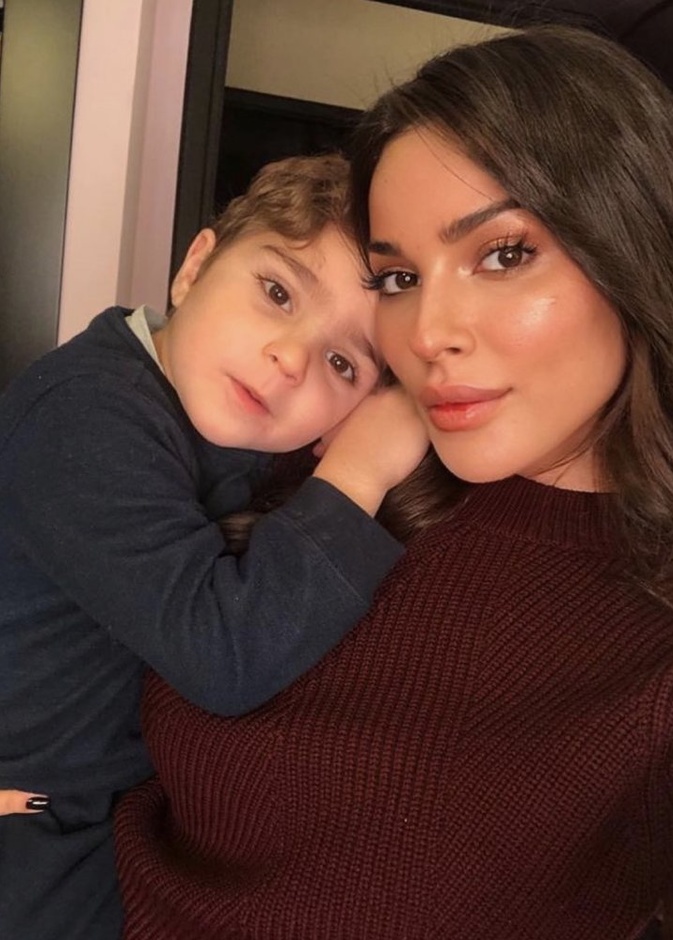 نادين نسيب نجيم تنشر صورة لطيفة مع ابنها