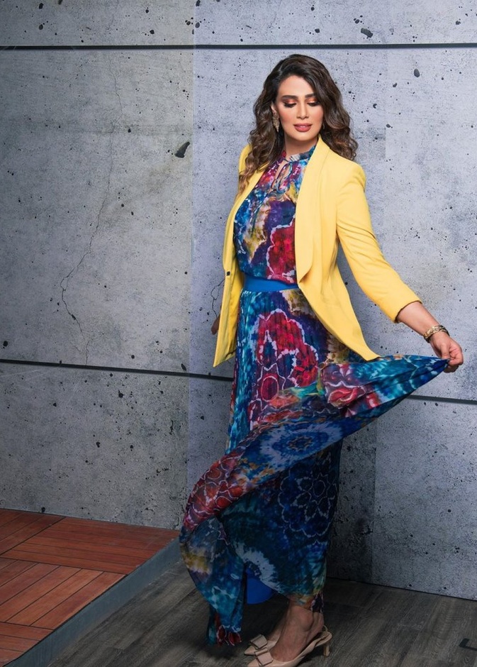 اجمل اطلالات رمضان بموضة الفستان الطويل والمزخرف من الاعلامية ندى الشيباني