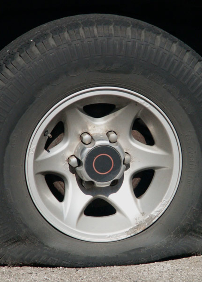 انفجار اطارات السيارة في الصيف