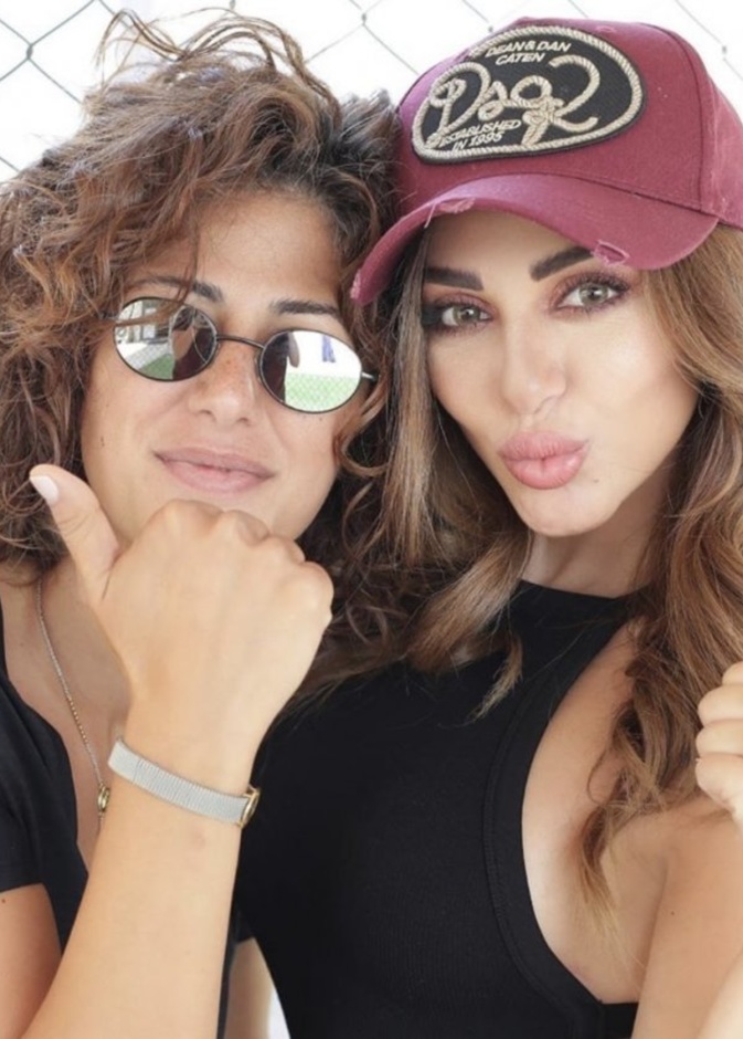 صورة لطيفة نشرتها ميريام فارس برفقة اختها بمناسبة عيد ميلادها